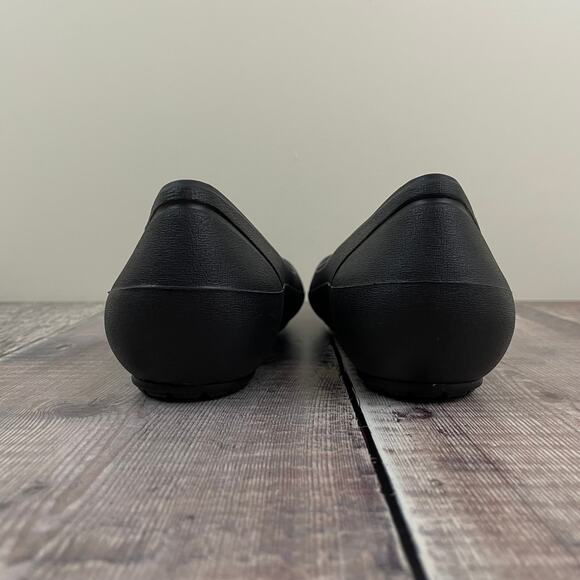 Crocs Patent Cap Toe Ballet Flat Slip Ons Dark Gray Women's Size 6 - Picture 5 of 8